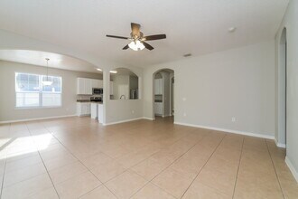 2041 The Oaks Blvd in Kissimmee, FL - Building Photo - Building Photo