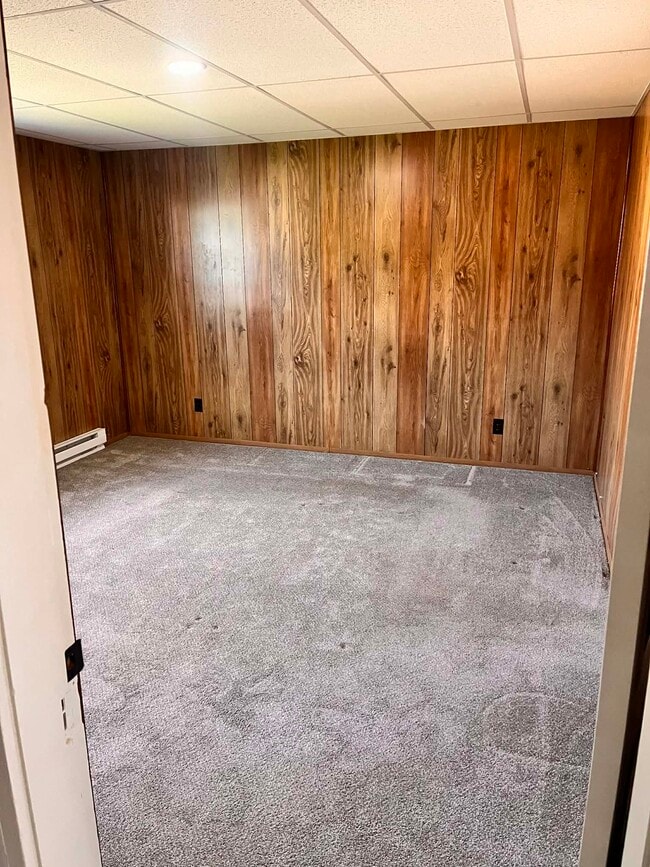 310 W Main St in Newcomerstown, OH - Building Photo - Building Photo