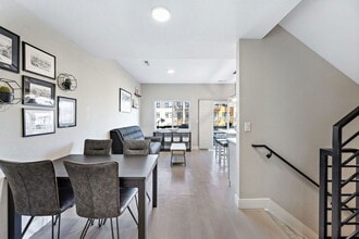 2869 W Parkside Pl in Denver, CO - Building Photo - Building Photo