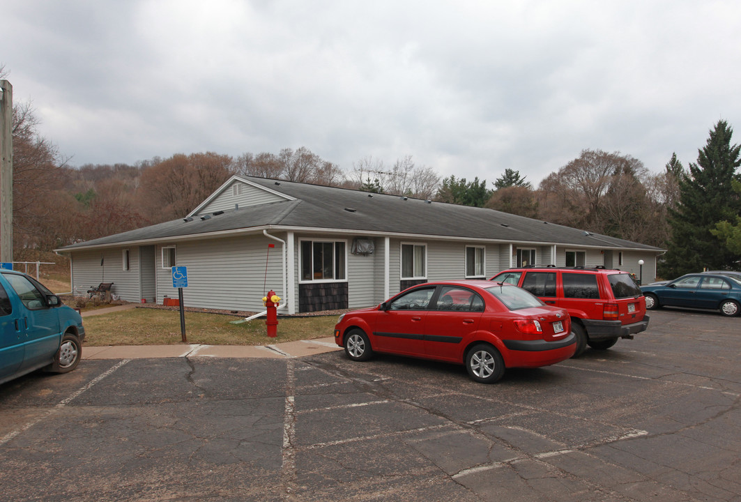 Valley View in Knapp, WI - Foto de edificio