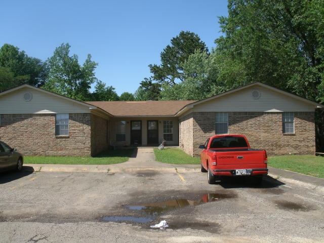 702-708 Cedar St in Dardanelle, AR - Building Photo - Building Photo