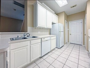 63 Ledgestone Pl in Spring, TX - Foto de edificio - Building Photo