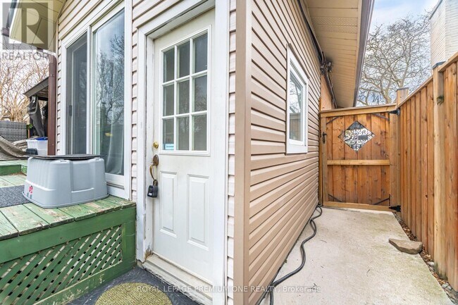 7 Bonnechere Crescent in Toronto, ON - Building Photo - Building Photo