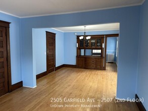 2505 Garfield Ave, Unit 2507 (2nd Floor) in Minneapolis, MN - Building Photo - Building Photo