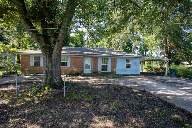 property at 2904 McLeod St