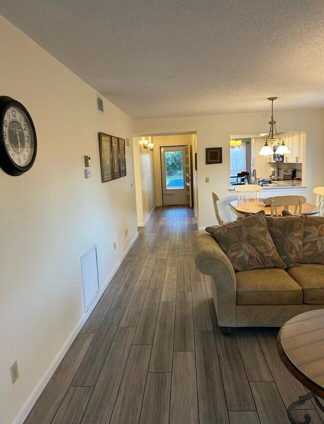 4507 Longmeadow, Unit 83 in Sarasota, FL - Building Photo - Building Photo