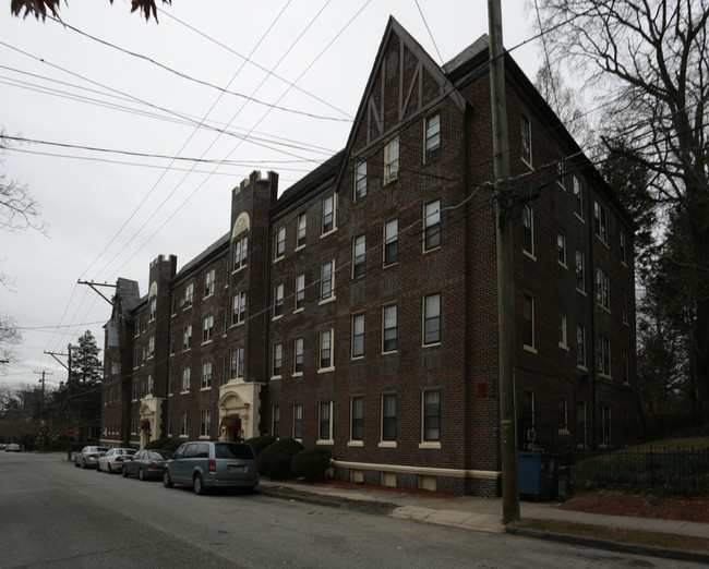 Oliver Hall Apartments in Philadelphia, PA - Building Photo - Building Photo