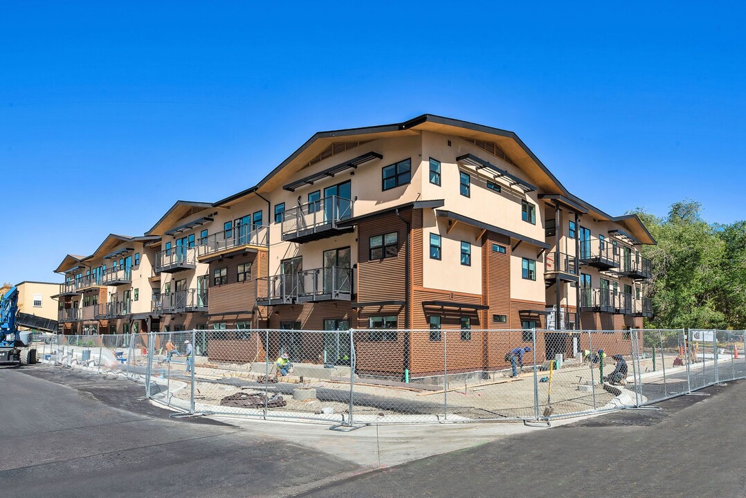 Saddle Lofts Apartments in Hailey, ID - Foto de edificio