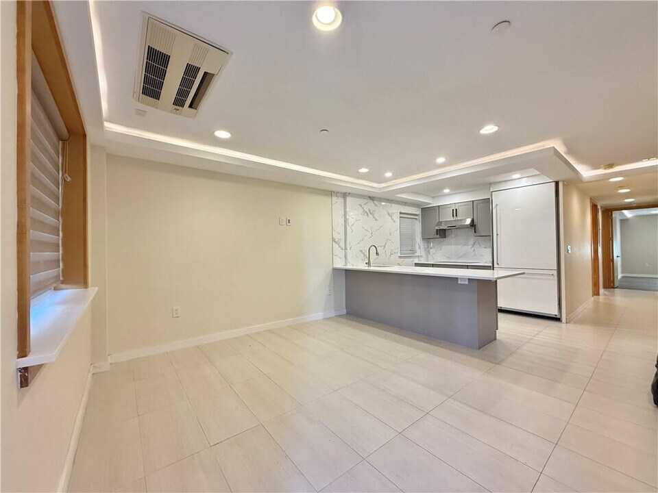 143 Bay 31st St in Brooklyn, NY - Building Photo