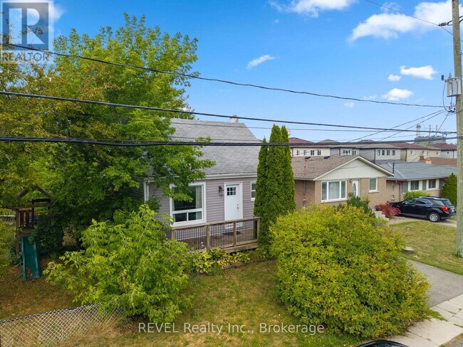 229 Morton St in Thorold, ON - Building Photo - Building Photo