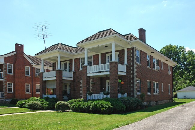 106 Cochran Rd in Lexington, KY - Foto de edificio - Building Photo