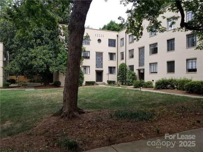 1121 Myrtle Ave in Charlotte, NC - Building Photo - Building Photo