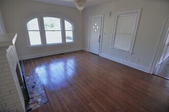 709 Carolyn Ave in Austin, TX - Building Photo - Building Photo