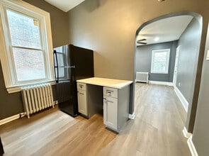 347 Kerlin St in Chester, PA - Foto de edificio - Building Photo