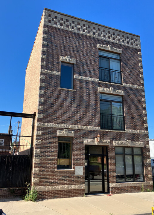 3628 N Milwaukee Ave in Chicago, IL - Building Photo