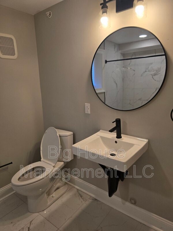 property at 707 Druid Park Lake Dr