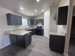 3281 Whitehead Ave in Kingman, AZ - Building Photo - Building Photo