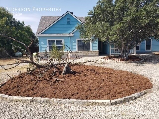 876 Crossbow Dr in Canyon Lake, TX - Building Photo - Building Photo