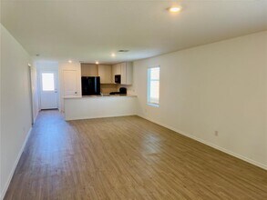 2212 Cyclone Dr in Lockhart, TX - Building Photo - Building Photo