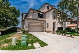 932 Bolex Way in San Marcos, CA - Building Photo