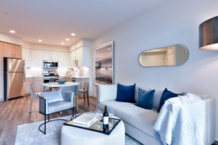 The Broadway in Oakland, CA - Building Photo