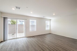 4423 Honey Hls Ave in Las Vegas, NV - Building Photo - Building Photo