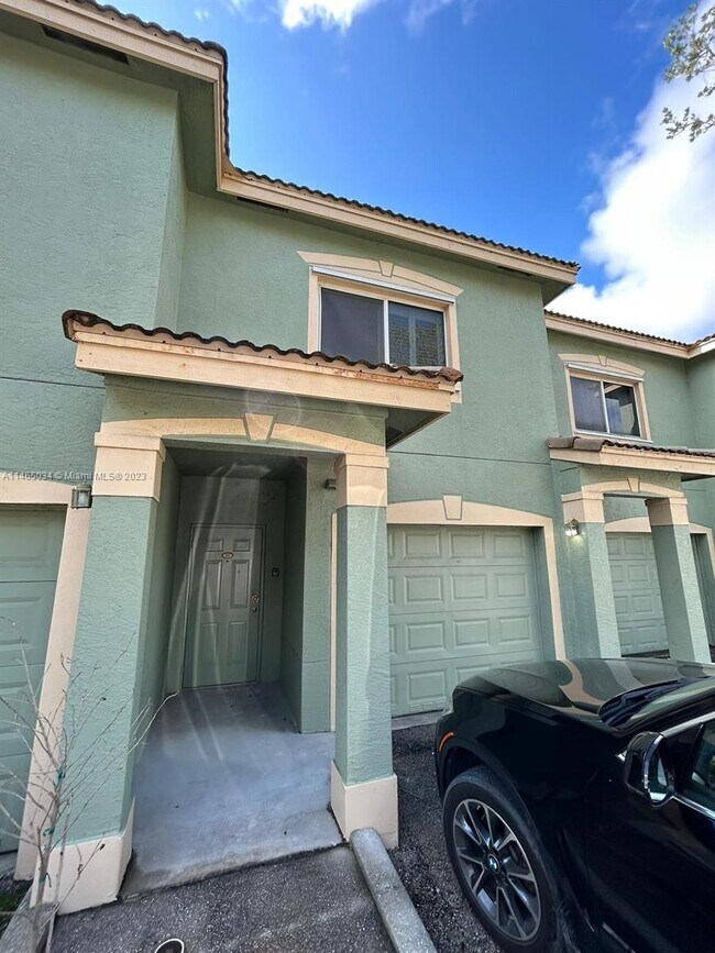 280 Crestwood Cir-Unit -203 in Royal Palm Beach, FL - Foto de edificio - Building Photo