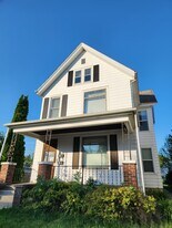 2548 Jackson St, Unit 1 in Dubuque, IA - Building Photo