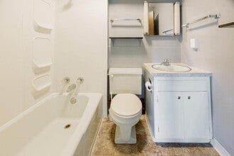 1218 Cedar St in Muscatine, IA - Building Photo - Building Photo