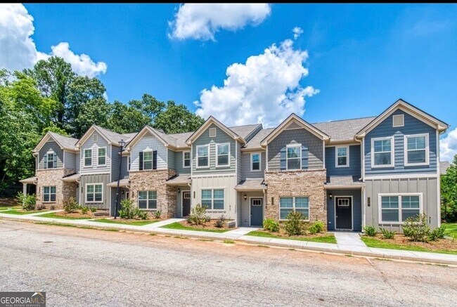 2781 Bayrose Cir in East Point, GA - Building Photo - Building Photo