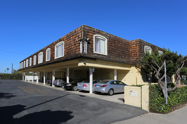 Imperial House Apartments in Imperial Beach, CA - Foto de edificio - Building Photo