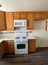 1309 Cardinal St in Los Banos, CA - Building Photo - Building Photo