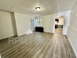 2330 Eccles St in Pittsburgh, PA - Building Photo - Building Photo