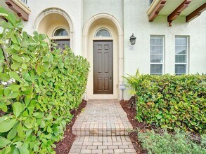 58 Via Floresta Dr in Boca Raton, FL - Building Photo - Building Photo