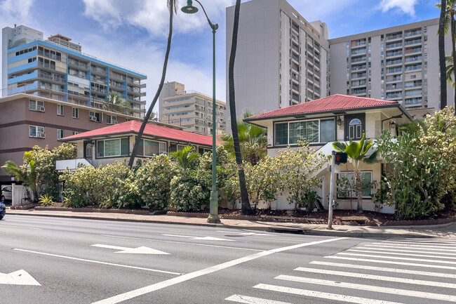 1965 Ala Wai Blvd in Honolulu, HI - Building Photo - Building Photo