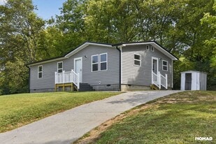 717 Howard St in Athens, TN - Building Photo