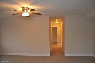 4141 Meadowland Ct in Chantilly, VA - Building Photo - Building Photo