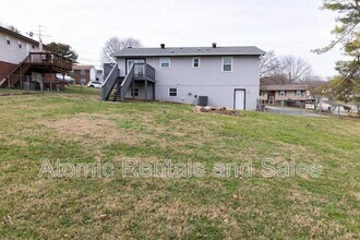 716 N Whispering Oak Cir in Powell, TN - Building Photo - Building Photo