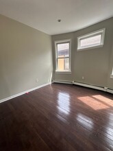 34 Clinton Pl, Unit Apt 2 in Newark, NJ - Building Photo - Building Photo