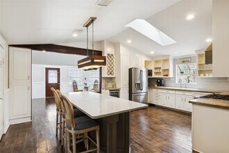 1910 East Ave in Katy, TX - Building Photo - Building Photo