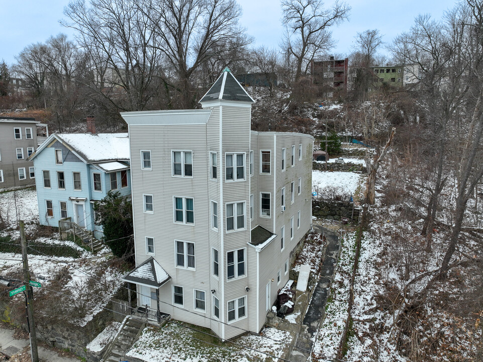 1154 Bank St in Waterbury, CT - Building Photo