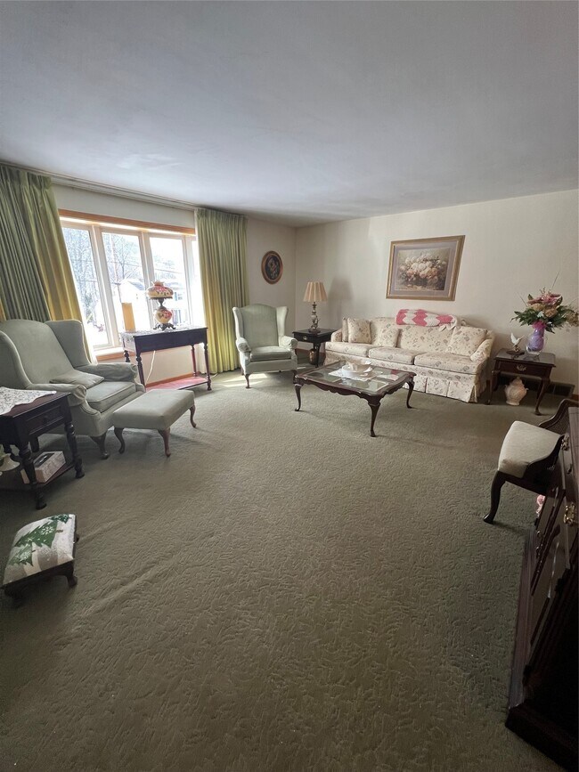 1005 Murray Hill Rd in Vestal, NY - Building Photo - Building Photo