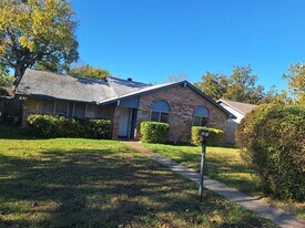 3801 Lancelot Pl in Garland, TX - Building Photo