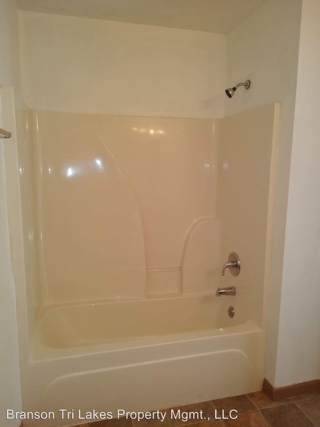 2078 Bird Rd-Unit -B in Branson, MO - Building Photo - Building Photo