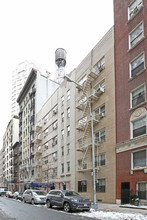 29 W 64th St in New York, NY - Building Photo - Building Photo