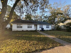 2005 20th St in Northport, AL - Building Photo