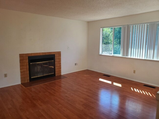 7307 Blackbird Dr NE in Bremerton, WA - Building Photo - Building Photo