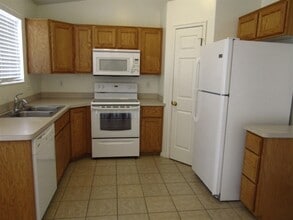 1653 N 725 W in Clinton, UT - Foto de edificio - Building Photo