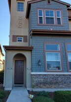 976 Tarragon Ln in San Luis Obispo, CA - Building Photo