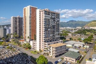 Rainbow Place in Honolulu, HI - Building Photo